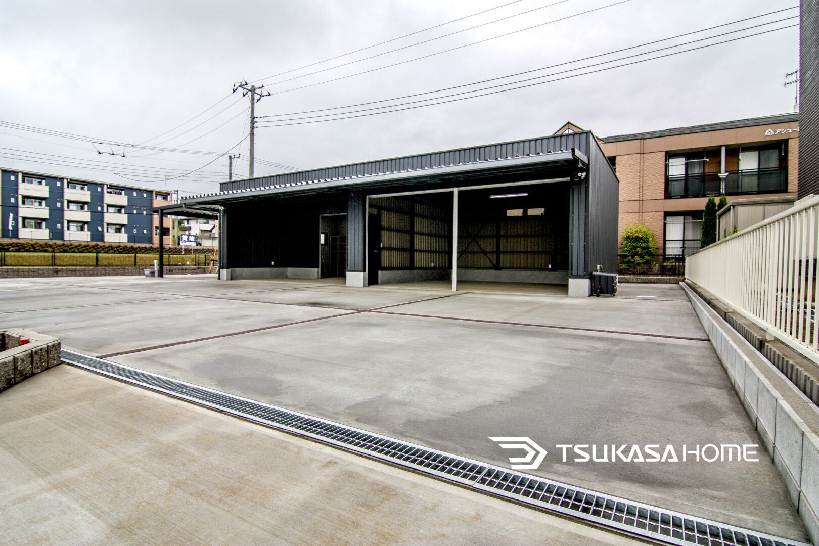 成田市の鉄骨車庫ガレージカーポートの正面ビュー