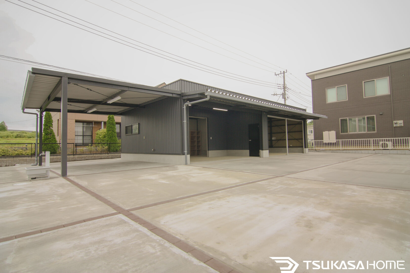 千葉県成田市の鉄骨車庫ガレージカーポートの完成後全景