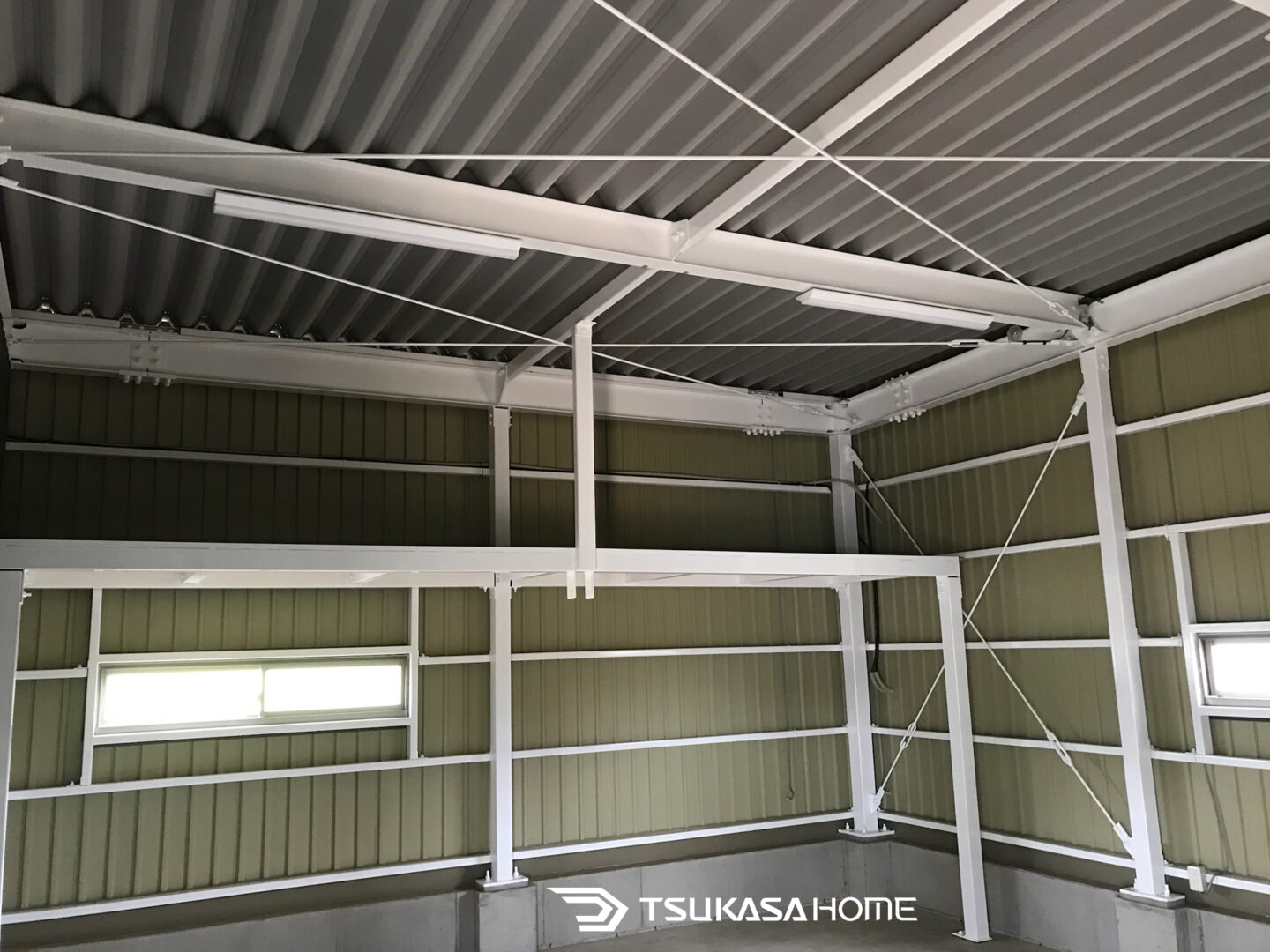 倉庫内部の造作棚施工例画像