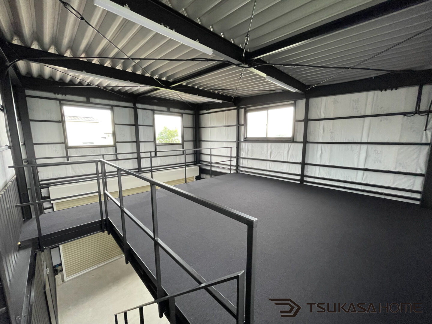 鉄骨倉庫店舗の2階スペース