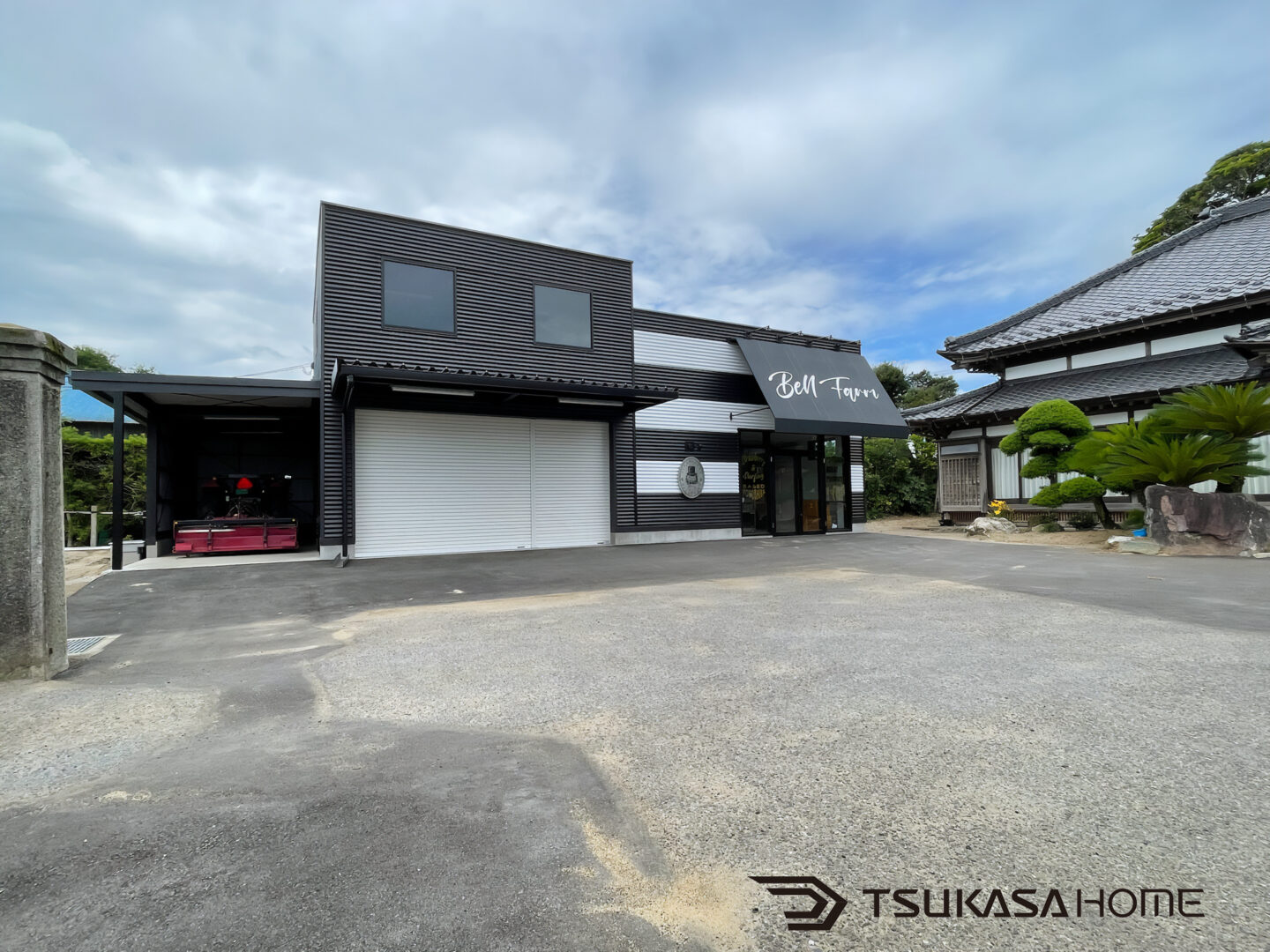 鉄骨構造の店舗併設型倉庫（横芝光町施工事例）