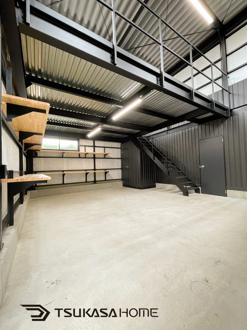 鉄骨倉庫スチール階段