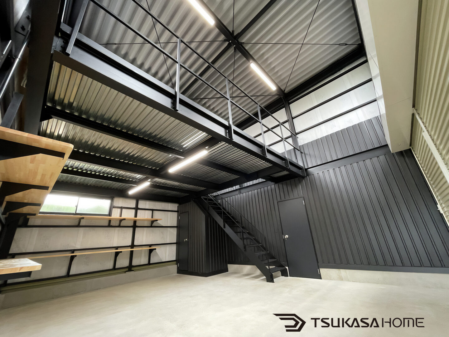 鉄骨倉庫店舗の広々とした内部空間（横芝光町施工）