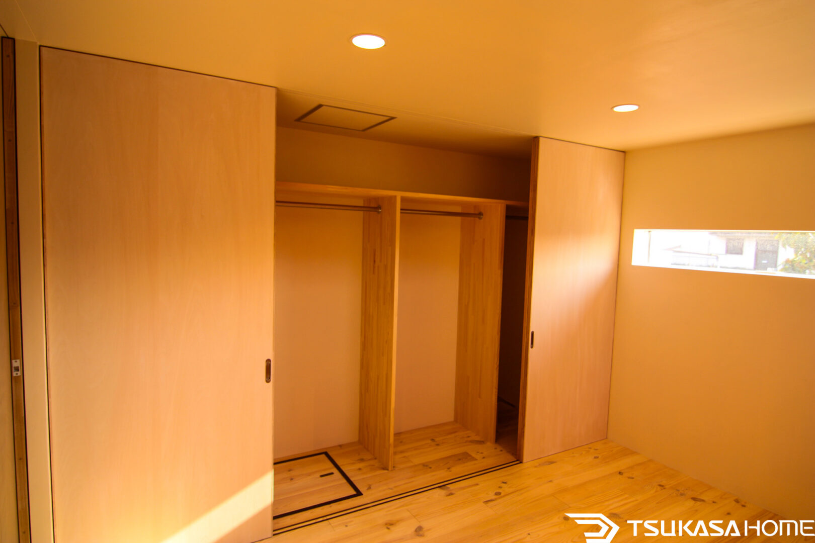 造作家具で仕上げた大容量クローゼット収納01