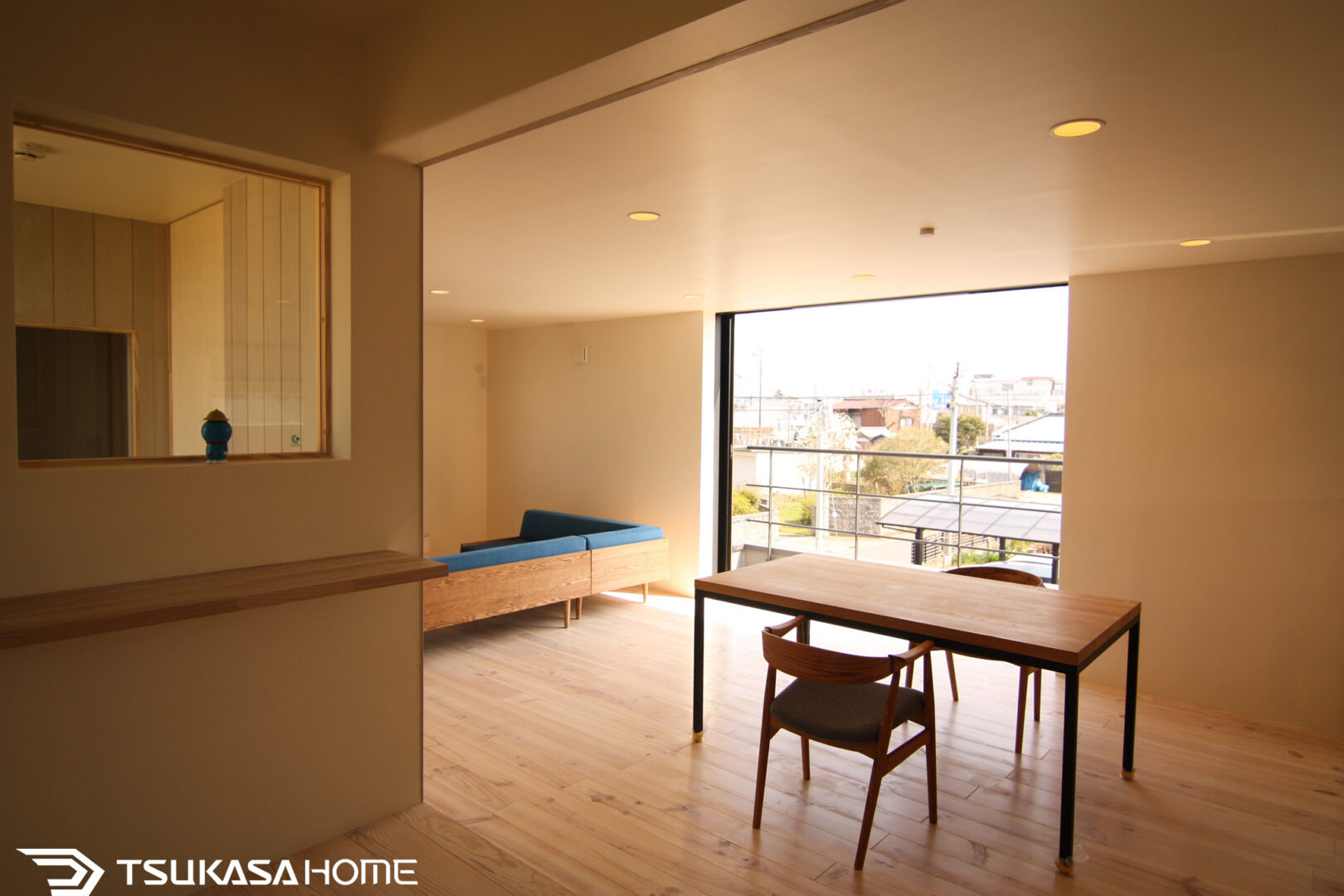 開放感を生む無垢材リビング02