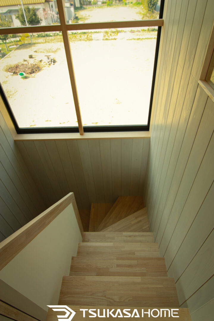 木材が調和した階段ディテール