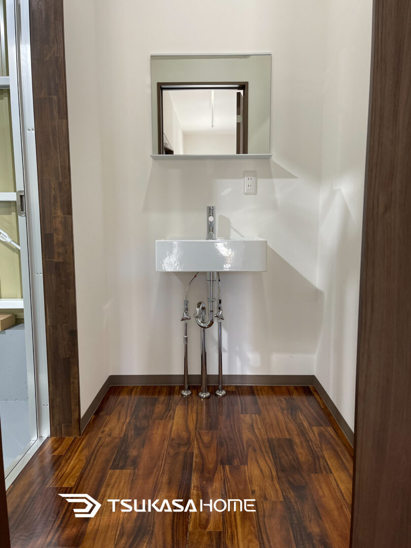 白い鉄骨倉庫兼事務所 事務所スペース 洗面所 千葉県佐倉市