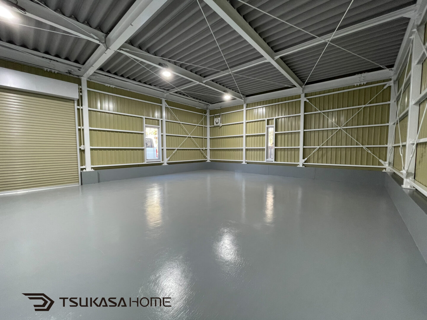 千葉県佐倉市 白い鉄骨倉庫兼事務所 倉庫内部空間