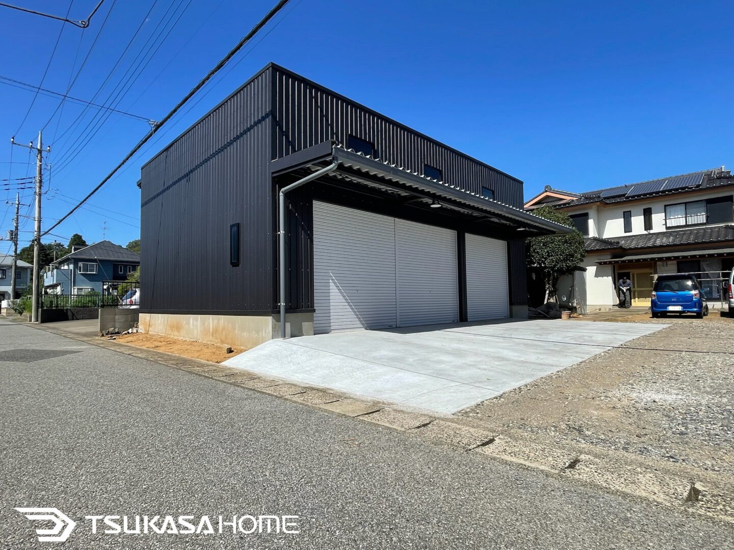 千葉県八街市 黒い鉄骨ガレージ 側面外観