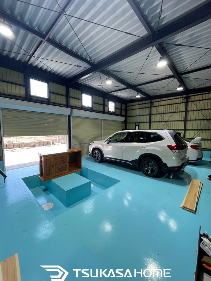 千葉県八街市 鉄骨ガレージ シャッター付き3台駐車