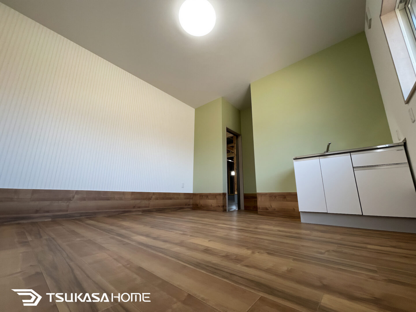 流し台がついている事務所内部空間