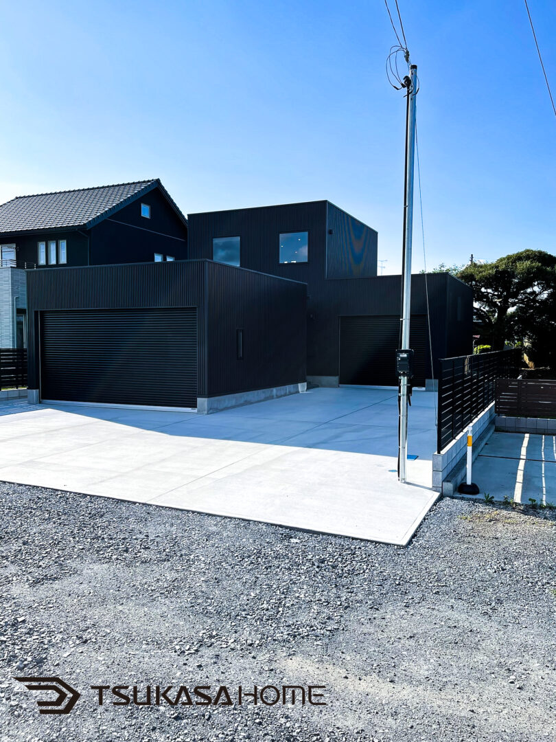 茨城県つくば市 一人暮らしガレージハウス ビルトインガレージ外観