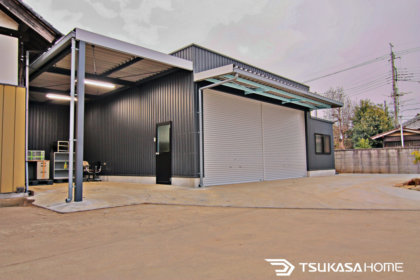 鉄骨造自動車整備工場と事務所の外観(茨城県土浦市・施工例)