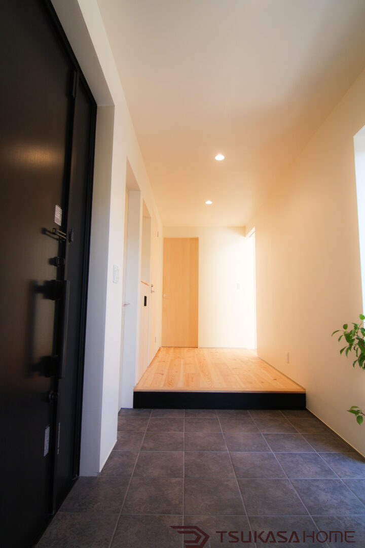 小上がりで生活と来客を分けやすい玄関動線｜茨城県土浦市 平屋