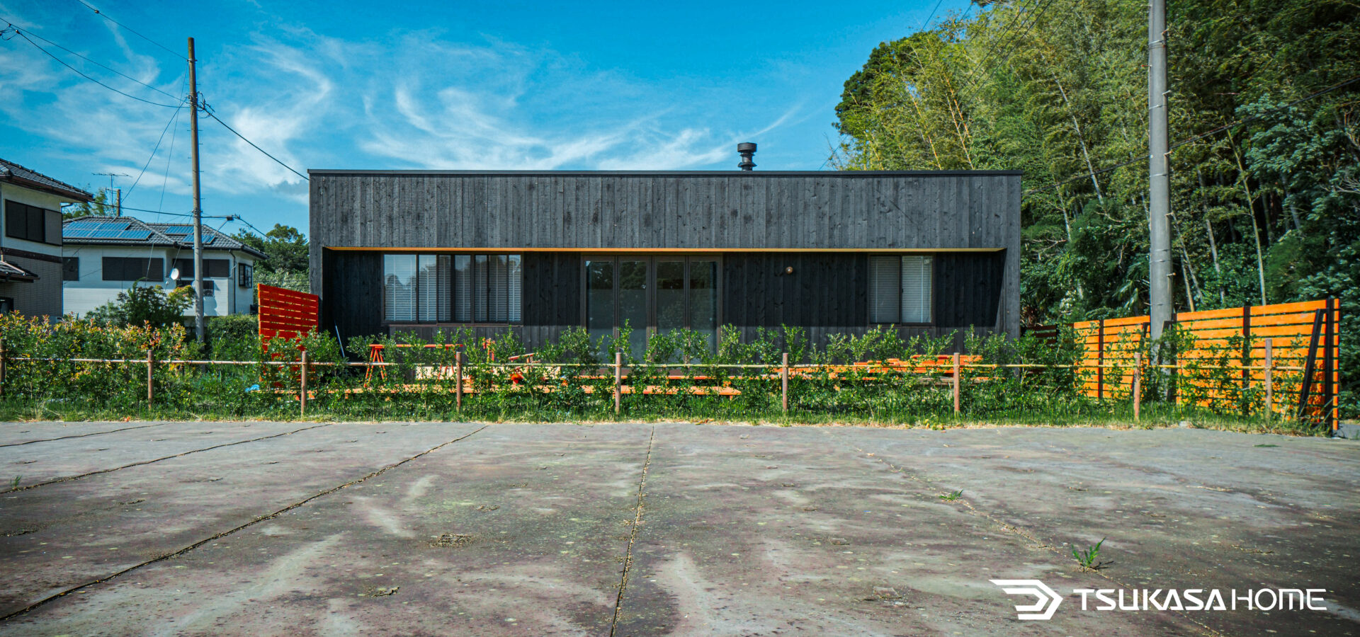 千葉ガレージハウス｜茂原市の焼杉板外壁の平屋ガレージ付き住宅。単身でも快適なコンパクト設計。