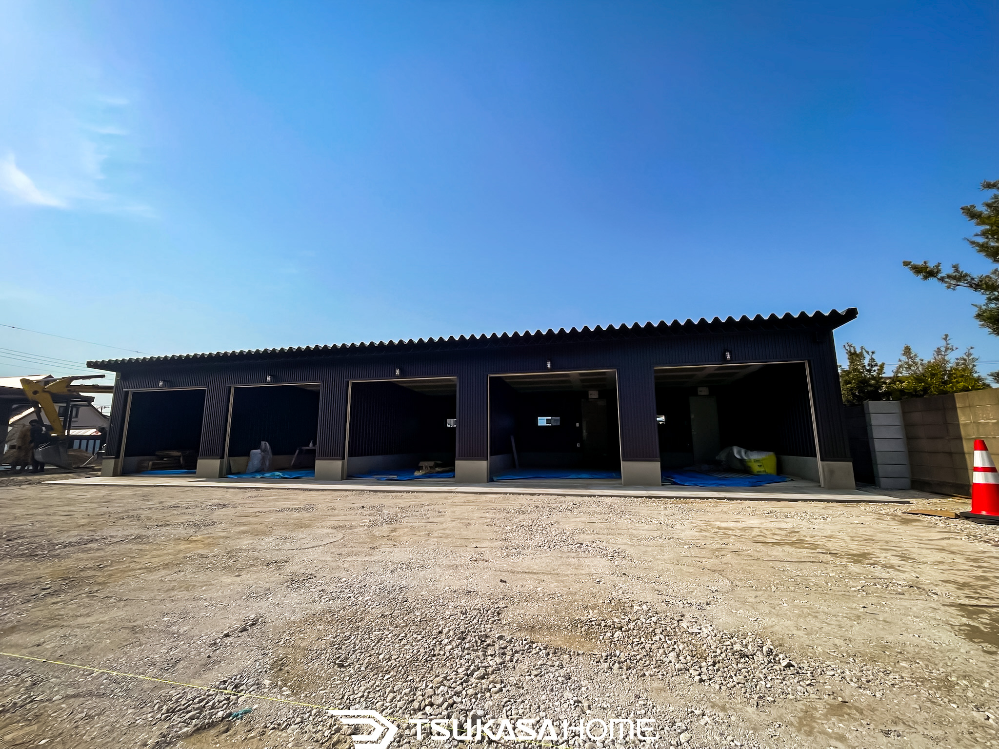 茨城県神栖市のかっこいいバイクガレージ施工途中の外観画像