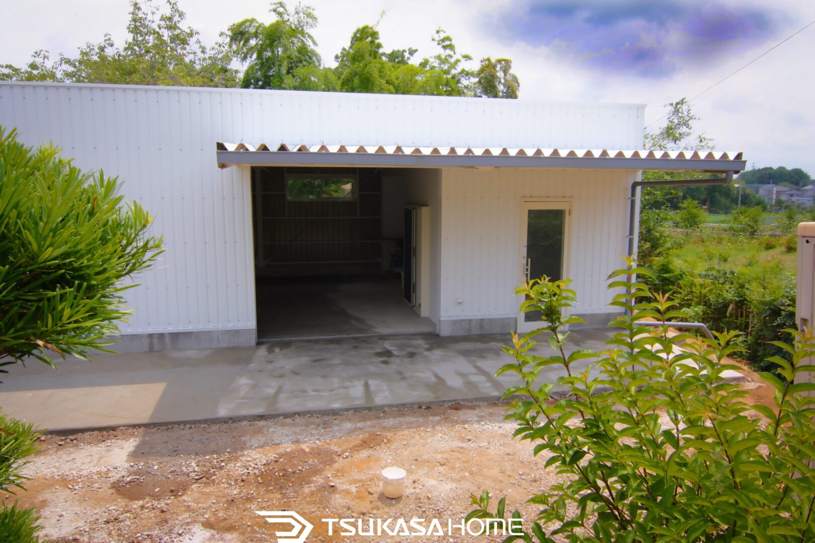 千葉県佐倉市 鉄骨倉庫 出入口シャッター クローズアップ