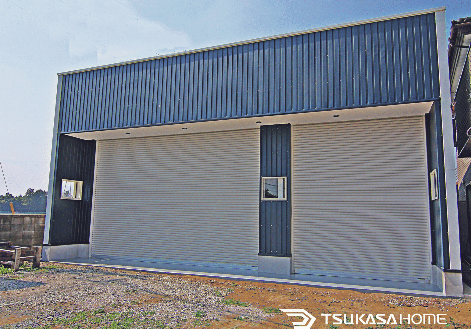 茨城県小美玉市の大型シャッター付き鉄骨ガレージ倉庫施工例