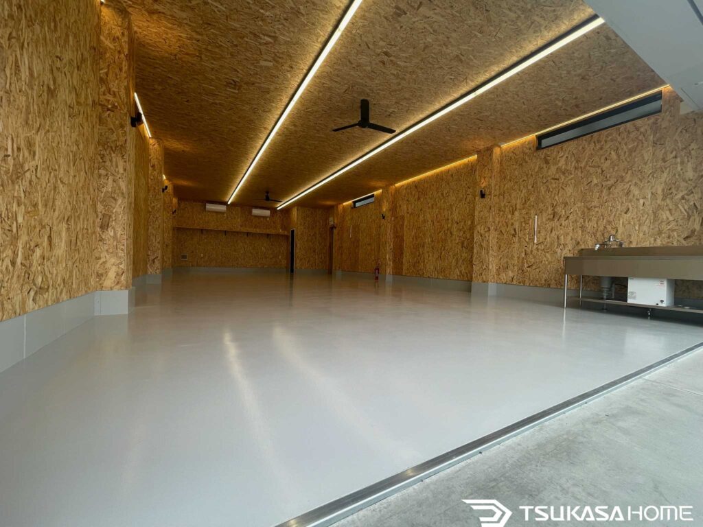 土間塗装仕上げのガレージ内装 千葉県流山市