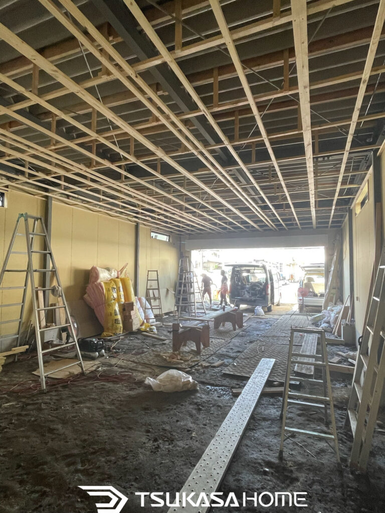 ガレージ天井部分の断熱工事の様子 流山市