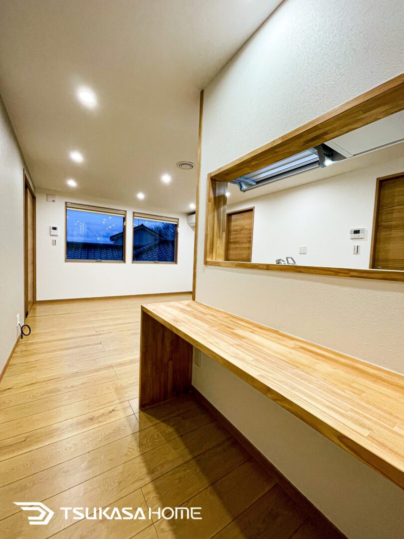 茨城県ガレージハウスの造作デスク